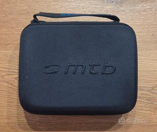 Custodia rigida per varie action cam