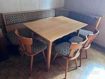 Panca angolare legno massiccio con sedie e tavolo