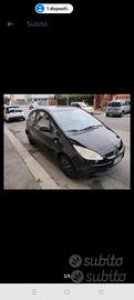 Mitsubishi colt del 2008 andatta a neopatentati