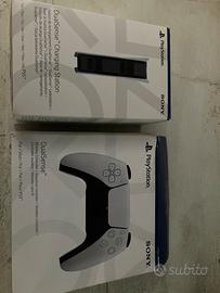 Controller ps5 e base di ricarica