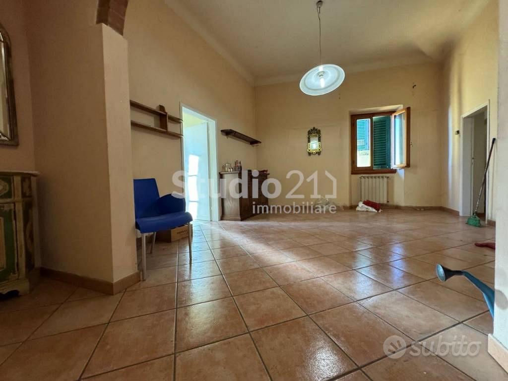 Appartamento di 125 m² con 5 locali a Figline e In - Vista 3