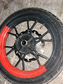 Cerchione anteriore da 17 bicolore