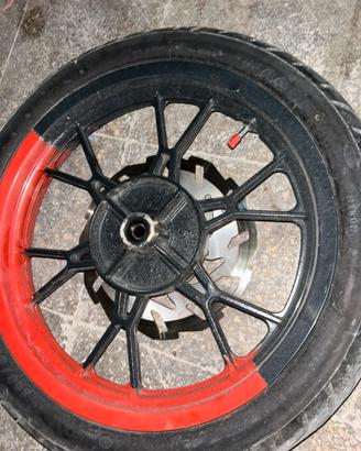 Cerchione anteriore da 17 bicolore