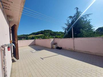 Villa di 185 m² con 5 locali e box auto a Pesaro