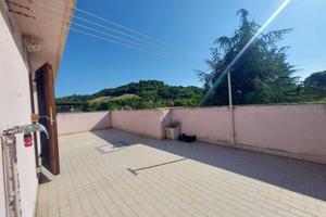 Villa di 185 m² con 5 locali e box auto a Pesaro