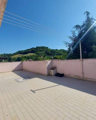 Villa di 185 m² con 5 locali e box auto a Pesaro