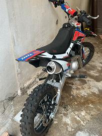 Pit bike