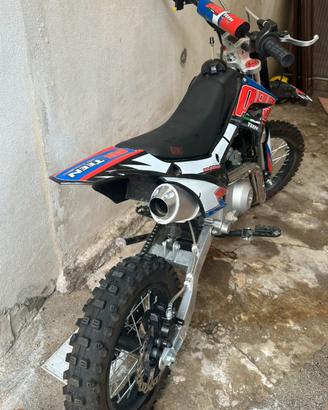 Pit bike