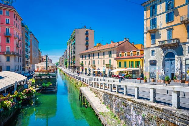 Monolocale sui navigli con balcone vivibile