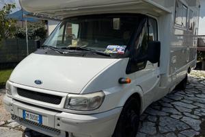 Camper rimor su Ford transit con clima