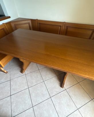 Tavolo e panca in legno