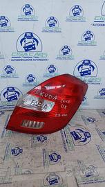 SKODA FABIA 2010 FANALE POSTERIORE DX