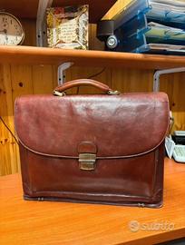 Borsa di pelle vera, Orna