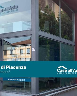 Immobile in asta di 635 m² con più di 5 locali e b
