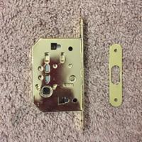 Serratura per porta scorrevole