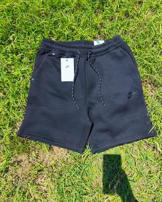 Nike Tech Fleece pantaloncini nero taglie S e M