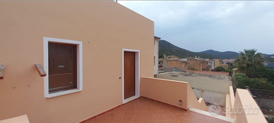 Teulada grazioso bivano con terrazza a livello