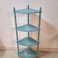 Etagere angolare in legno dipinto a mano