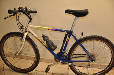 Bicicletta Mountain Bike