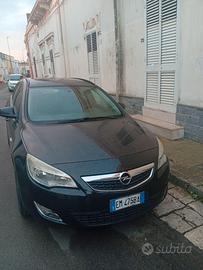 Opel Astra 1,7 CDTI da 110 HP Sw del 2012 . Km 272