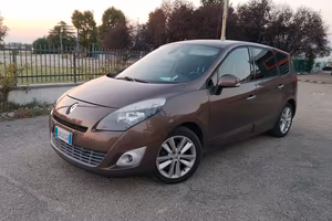Renault Scénic 1.9 dCi Diesel~7 POSTI~NEOPAT~2010