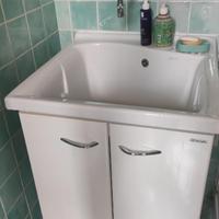 Mobile lavatoio con lavello in ceramica