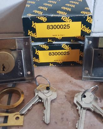 Serratura per cassetto