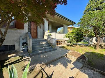 VILLA SINGOLA A RESCALDINA