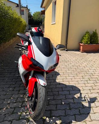 Ducati 848
