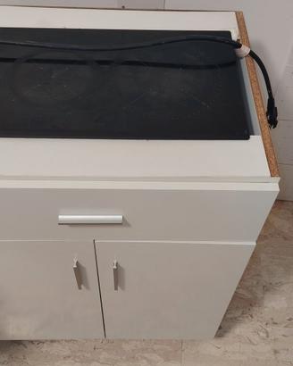 Piastra elettrica con mobile
