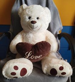 Orso peluche gigante Petra Toys con cuore LOVE 