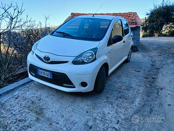 aygo  1000  x  neo patentati