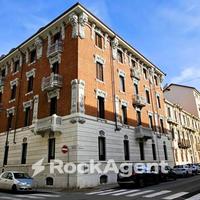 SPAZIOSO TRILOCALE IN STABILE D'EPOCA