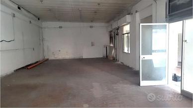 LOCALE LABORATORIO con TERRAZZO