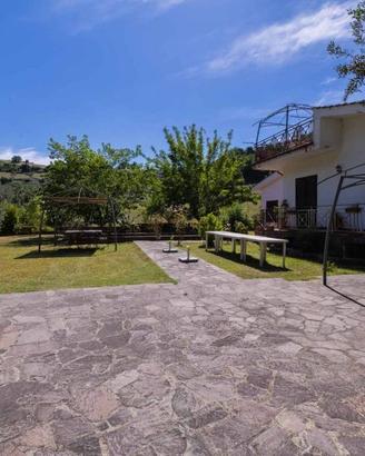 Villa di 266 m² con più di 5 locali a Nazzano