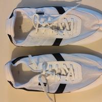 Paia di scarpe della NEWFEEL 