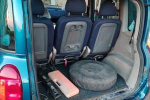 automobile FIAT MULTIPLA