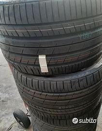 Coppia di pneumatici nuovi 255 35 20 toyo