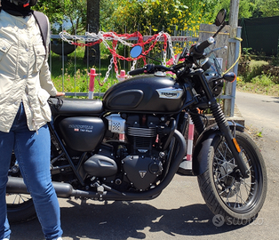 Triumph Bonneville T100 Black