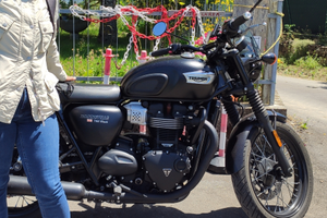 Triumph Bonneville T100 Black