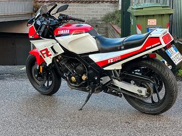 Yamaha FZ 750 Asi