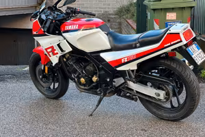 Yamaha FZ 750 Asi
