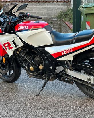 Yamaha FZ 750 Asi