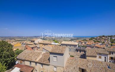 SOLUZIONE INDIPENDENTE CON TERRAZZO PANORAMICO!