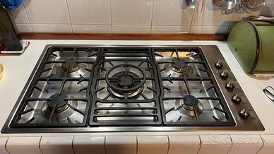 Piano cottura 5 fuochi Smeg , gas