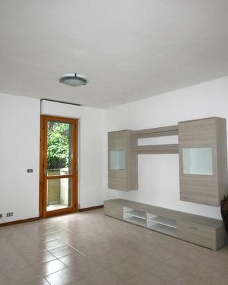 Appartamento panoramico con ampio giardino e garag