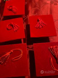 Scatola bomboniera rossa per laurea