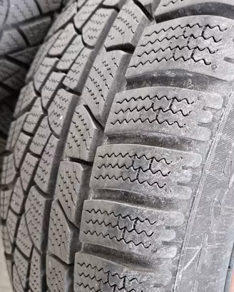 4X Gomme invernali auto 245/40/R19 seminuove