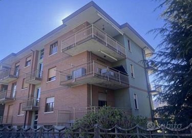 Immobile in asta di 98 m² con 3 locali e box auto 