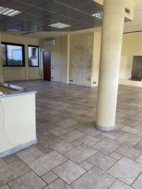 Immobile di 173 m² con 2 locali a Merate